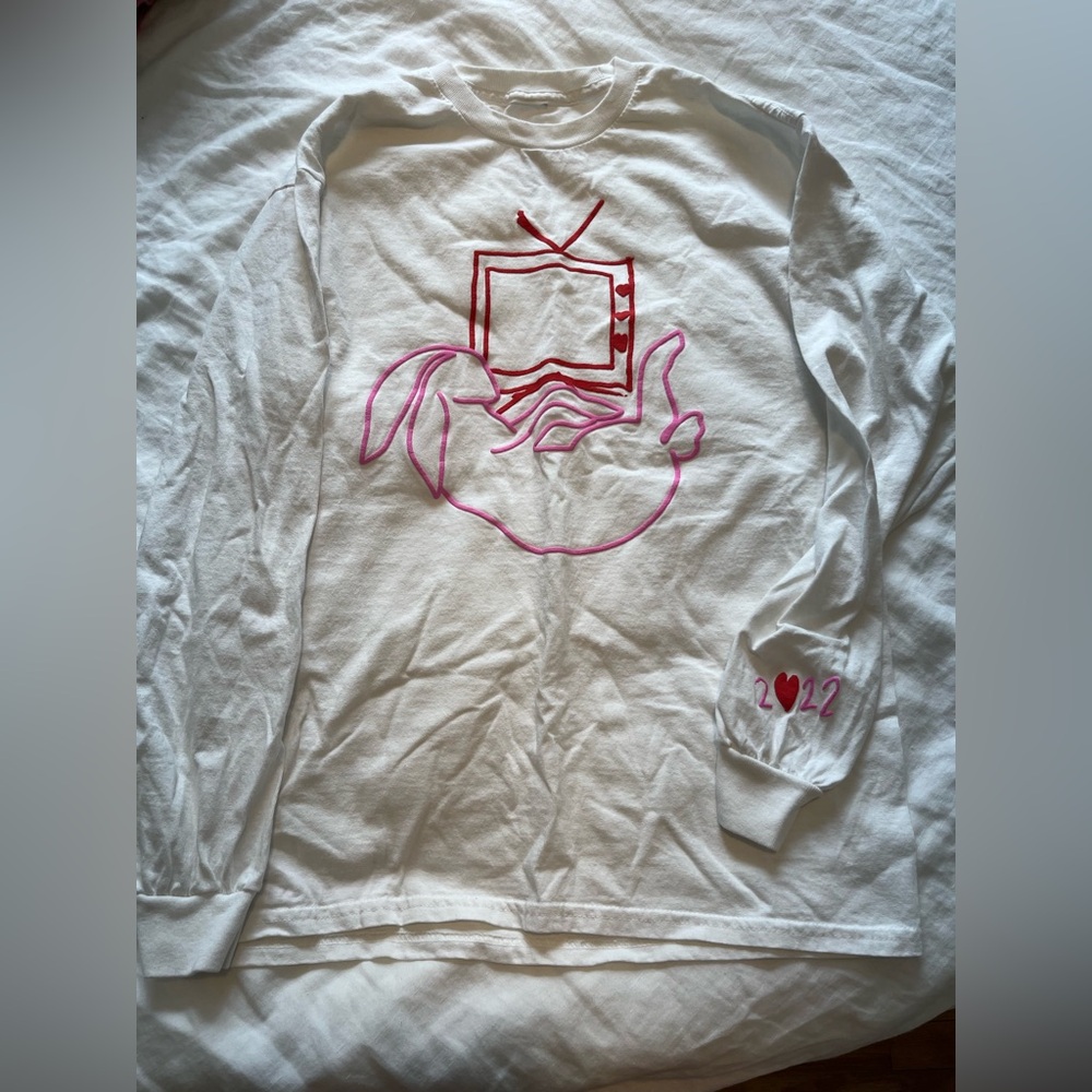 Official Harry Styles 2022 Love on Tour
Bunny TV long sleeve shirt. RARE
